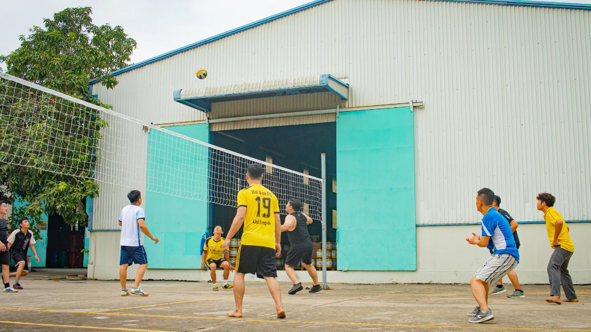 SÔI NỔI VỚI TRẬN ĐẤU BÓNG CHUYỀN TẠI SƠN HẢI VÂN