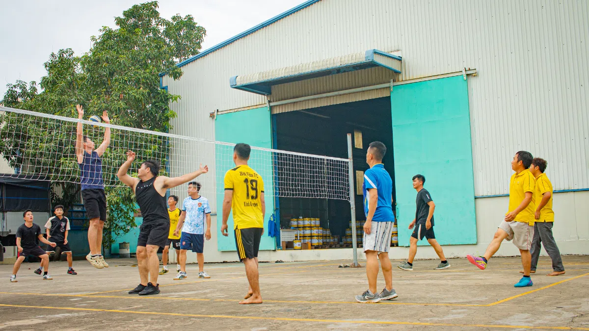 SÔI NỔI VỚI TRẬN ĐẤU BÓNG CHUYỀN TẠI SƠN HẢI VÂN