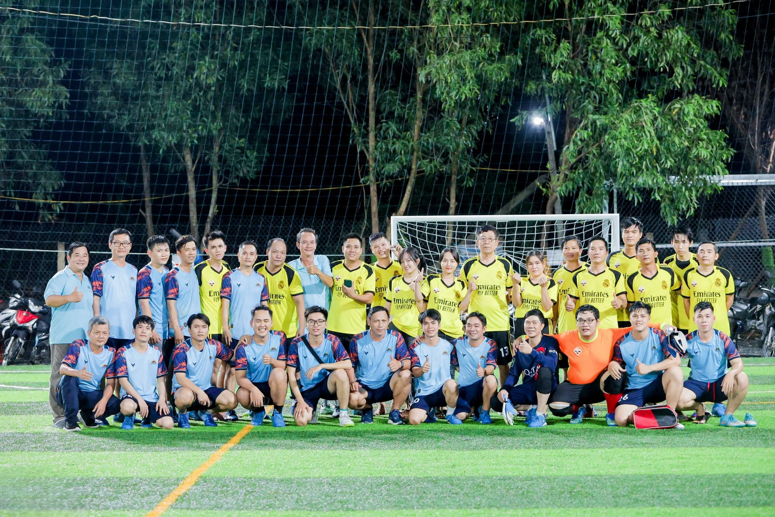 Trận giao hữu khép lại trong niềm vui và sự hào hứng của nhân sự hai công ty