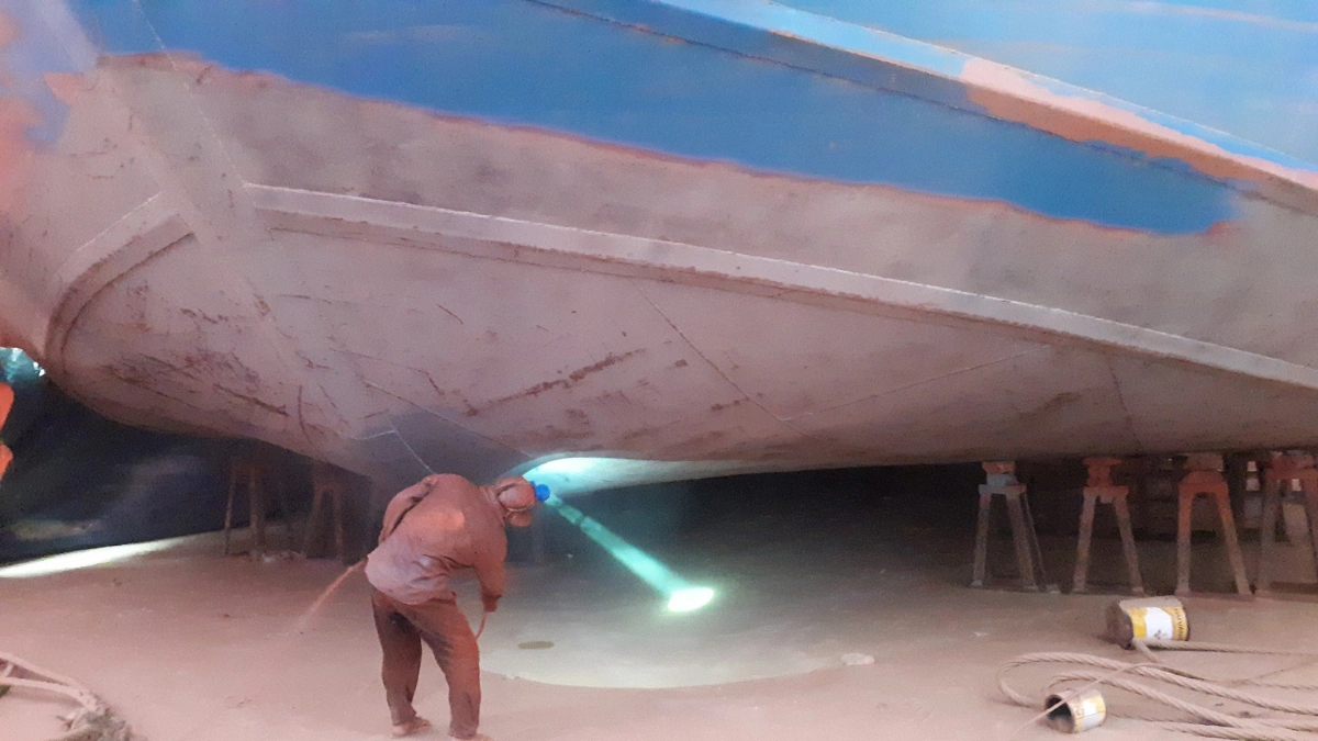 Công đoạn chuẩn bị bề mặt trước khi thi công sơn